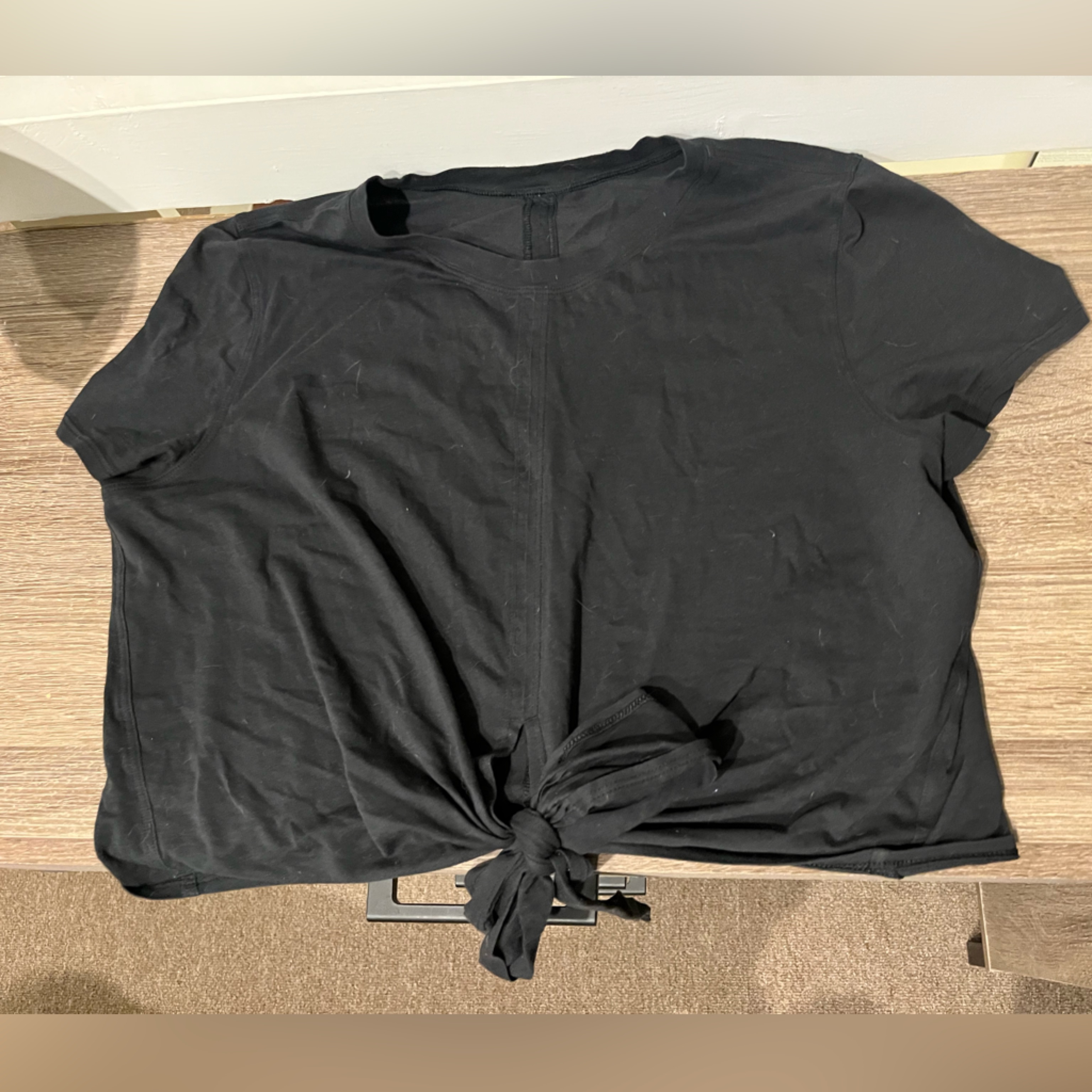 Lulu Lemon Tie Front/Back Crop Top - Size 8